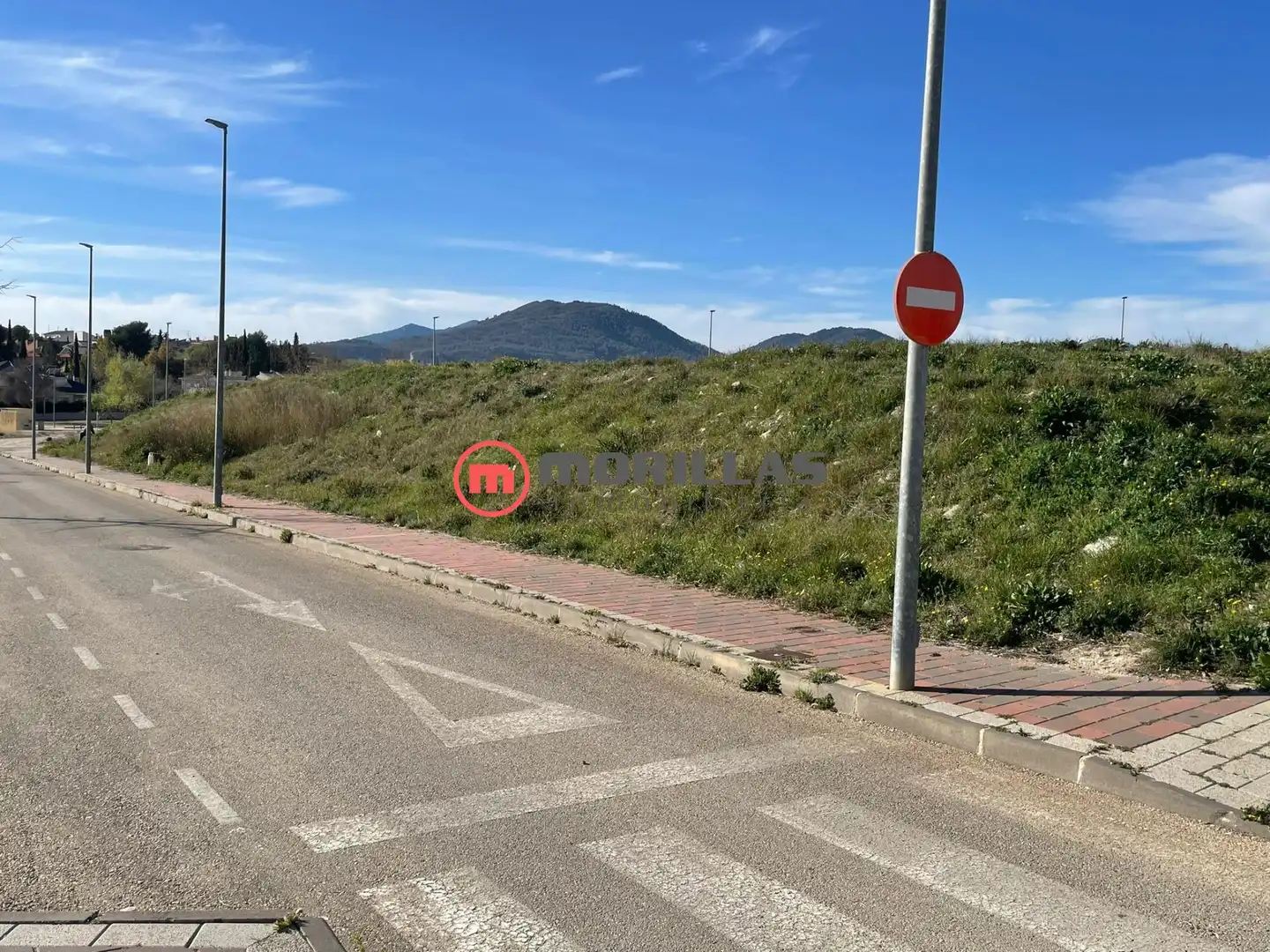 Lands and plots for sale in Calle José Luis Sampedro 25