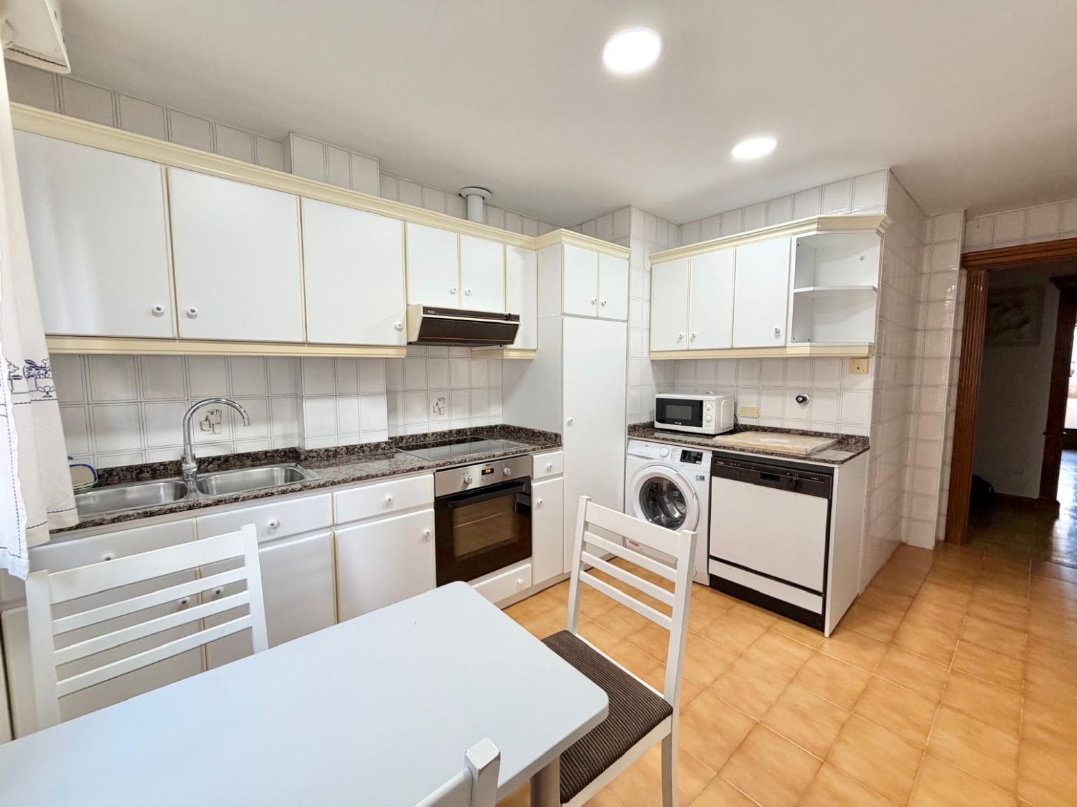 Kitchen of Flat to rent in  Logroño  with Heating, Parquet flooring and Terrace