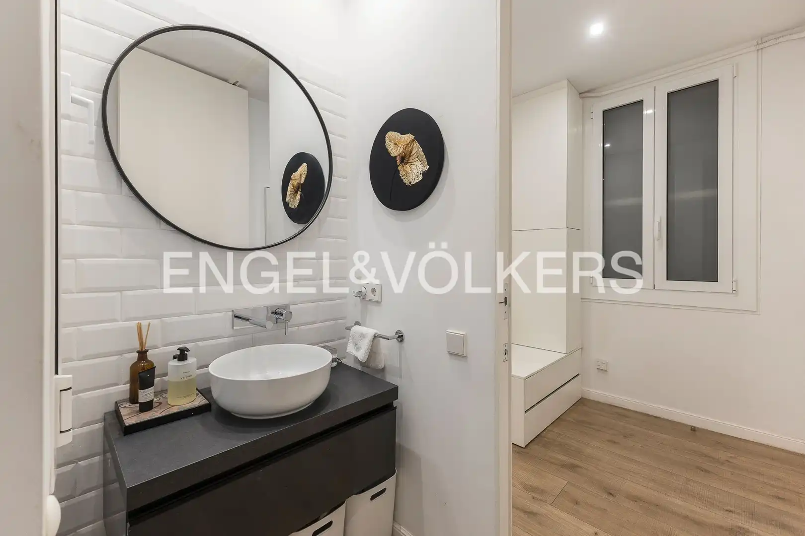 Bathroom of Flat for sale in Barcelona  with Air Conditioner, Heating and Balcony