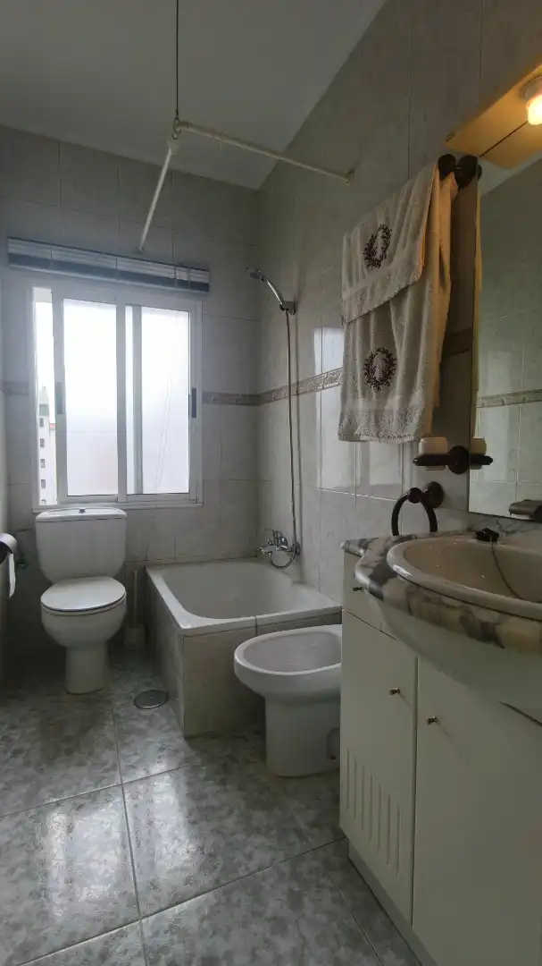 Bathroom of Flat for rent in Avilés  with Heating and Furnished