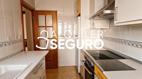 Foto 2 de Piso de alquiler en De Peña de la Atalaya, San Diego,  Madrid Capital