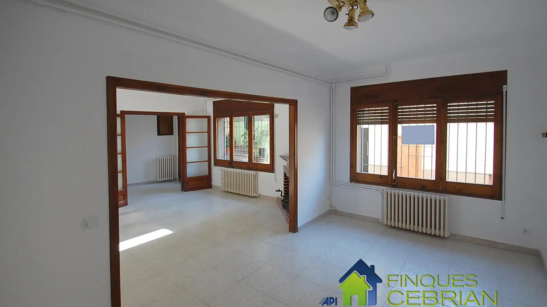 Sala de estar de Casa adosada en venta en Alella con Calefacción y Horno