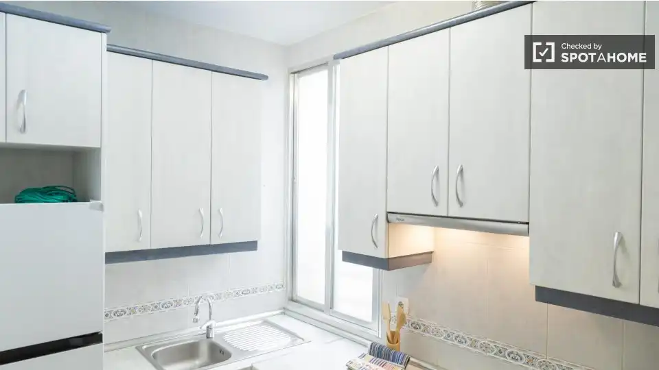 Kitchen of Flat for rent in Madrid  with Air Conditioner, Heating and Furnished
