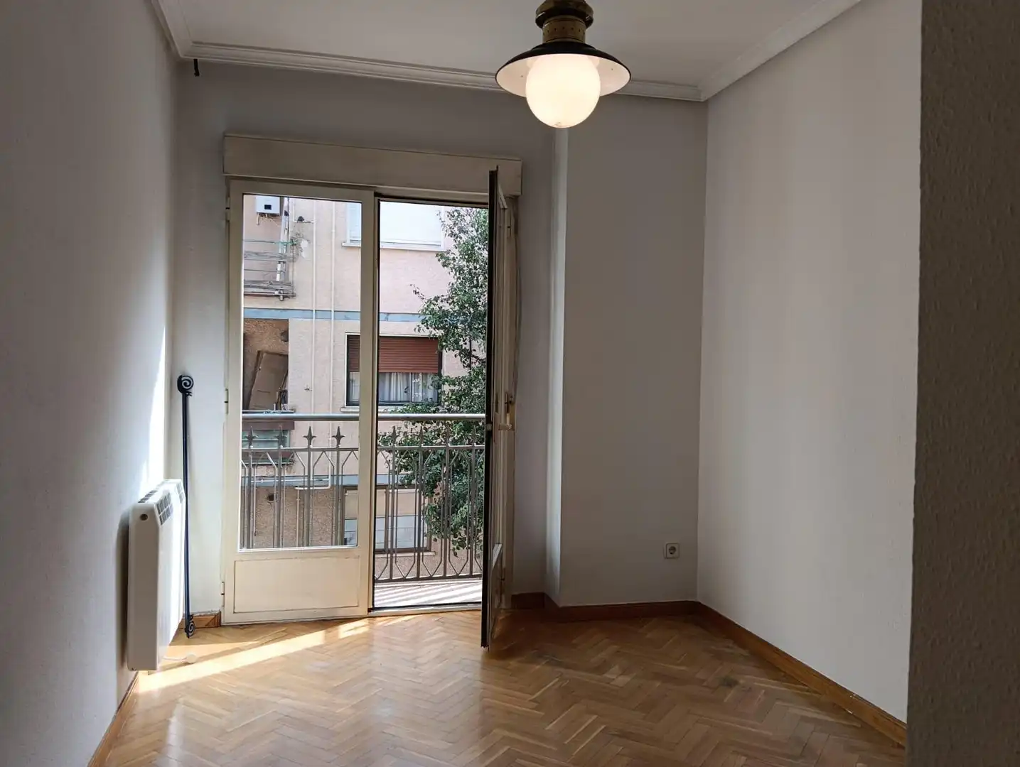 Bedroom of Flat for sale in San Lorenzo de El Escorial  with Heating, Parquet flooring and Storage room
