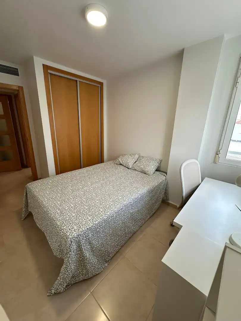 Habitación de Apartamento de alquiler en Murcia con Aire acondicionado, Amueblado y Horno