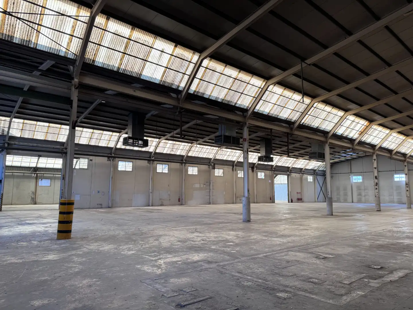Exterior view of Industrial buildings for rent in Ceutí