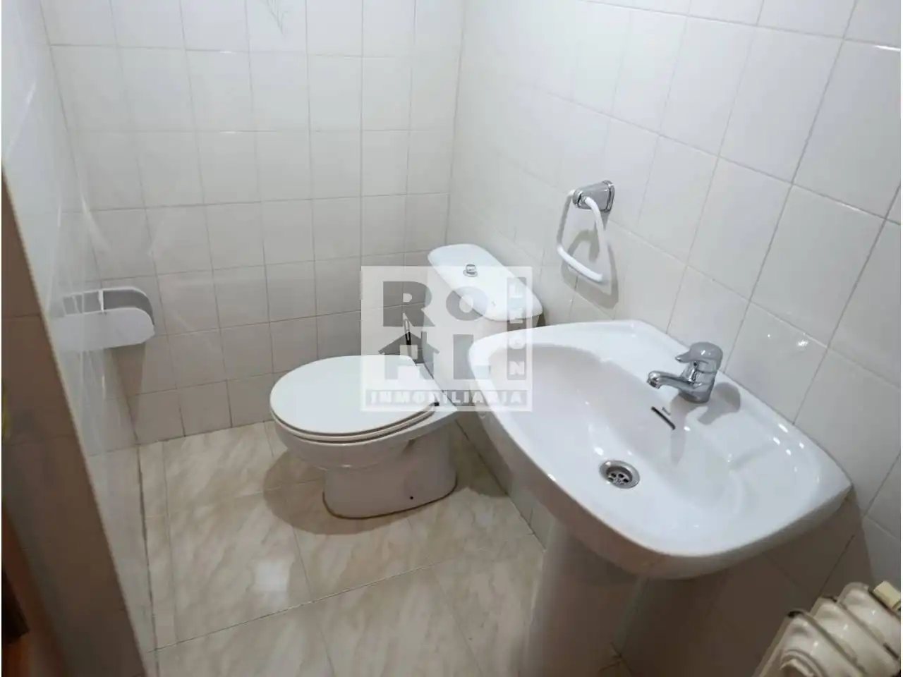 Baño de Piso en venta en León Capital  con Calefacción, Terraza y Trastero