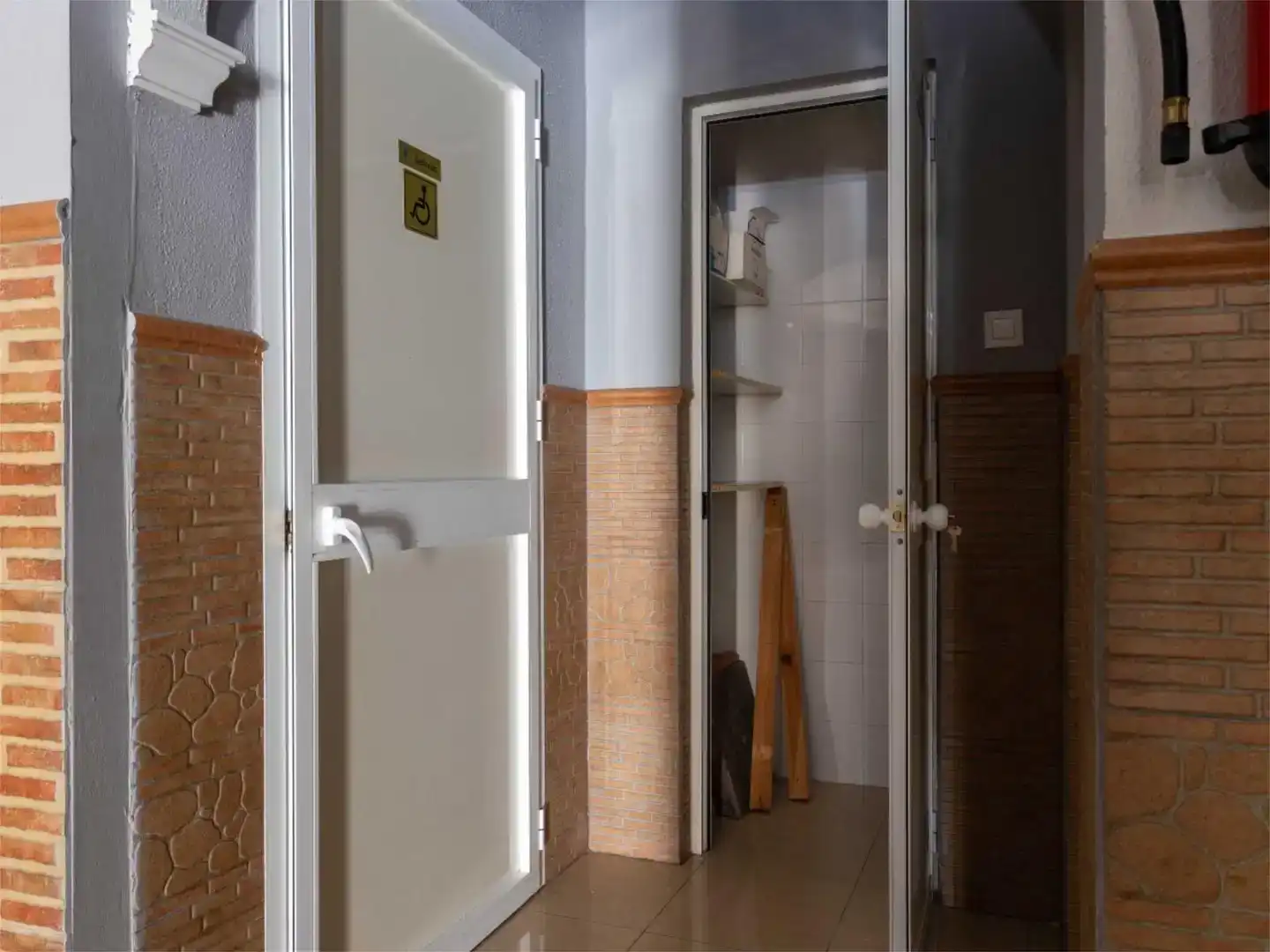 Commercial properties for sale in Rota  with Air Conditioner and Furnished