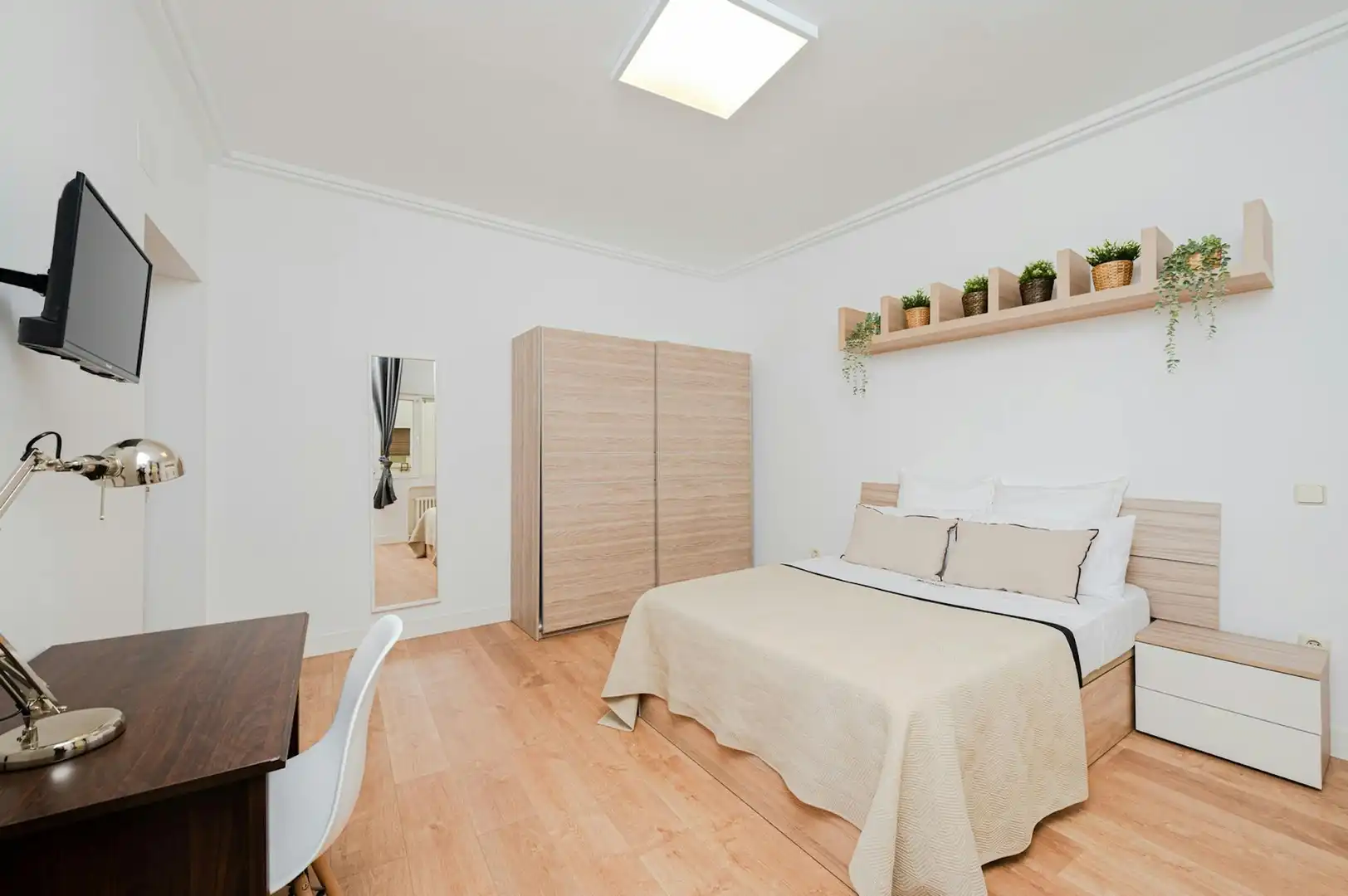 Schlafzimmer von Wohnung zur untervermieten in Madrid mit Heizung, Waschmaschine und Fernseher