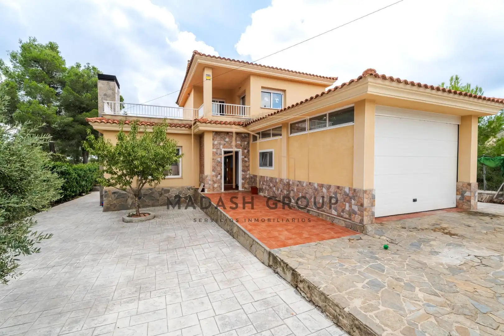 Xalet amb jardí en venda a Carrer Hostalric