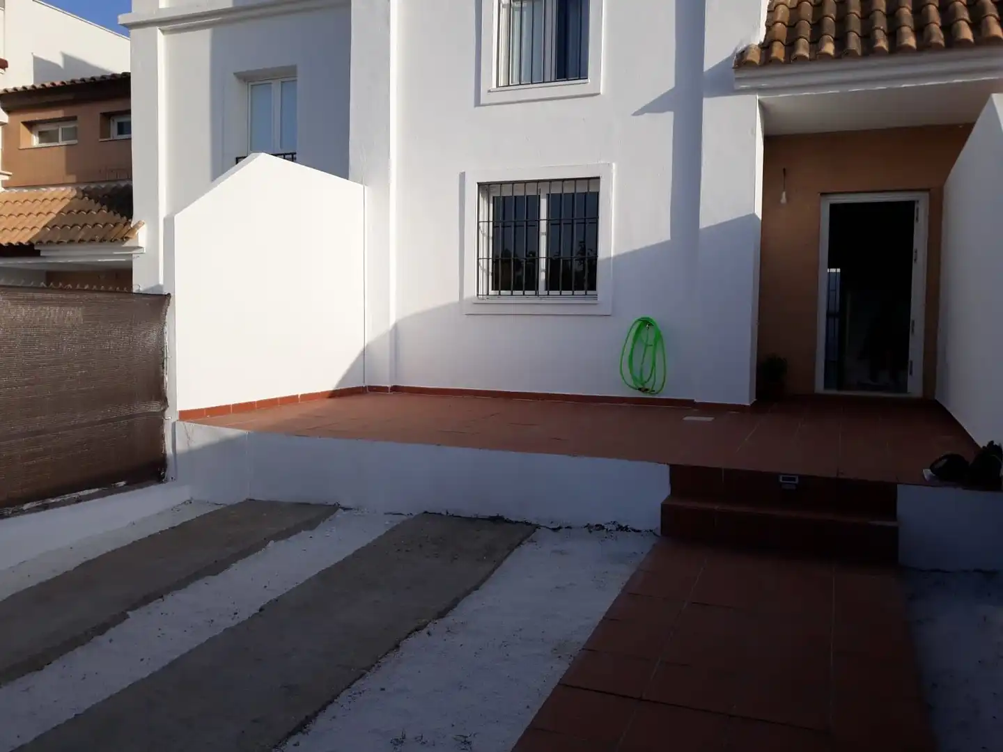 Terrassa de Casa adosada de lloguer en Huévar del Aljarafe amb Jardí privat i Terrassa