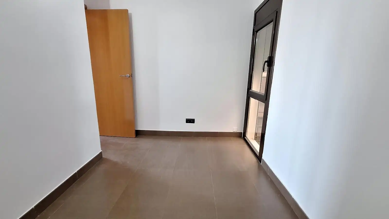 Wohnung zur Miete in L'Hospitalet de Llobregat mit Klimaanlage und Heizung
