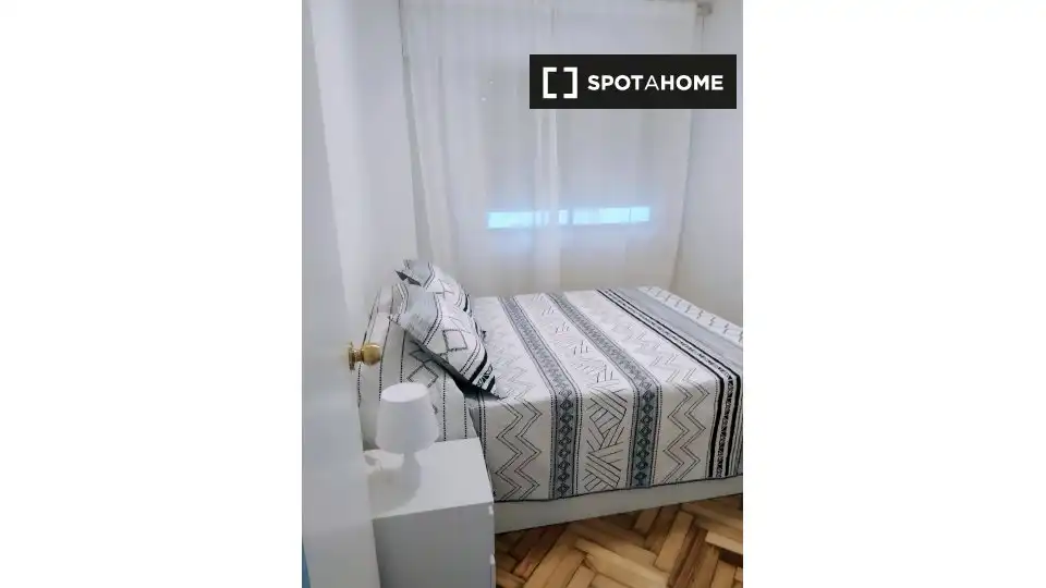 Room in Plaza Industria