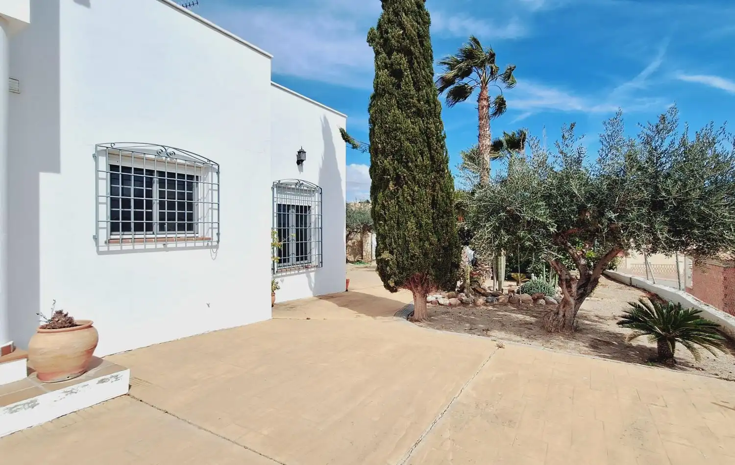 Vista exterior de Casa o xalet en venda en Los Gallardos amb Aire condicionat