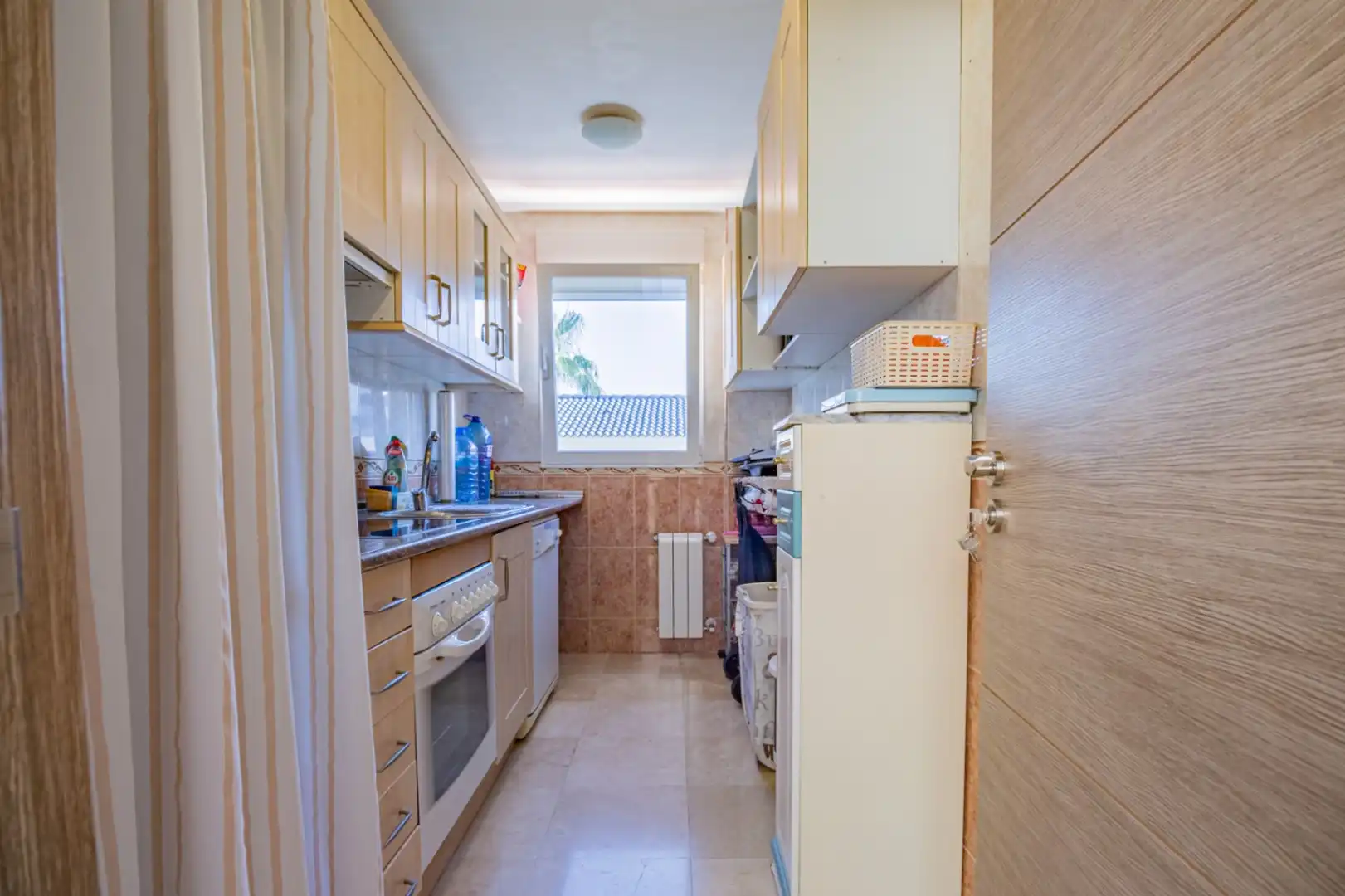 Cocina de Casa o chalet en venta en L'Alfàs del Pi con Aire acondicionado, Calefacción y Jardín privado