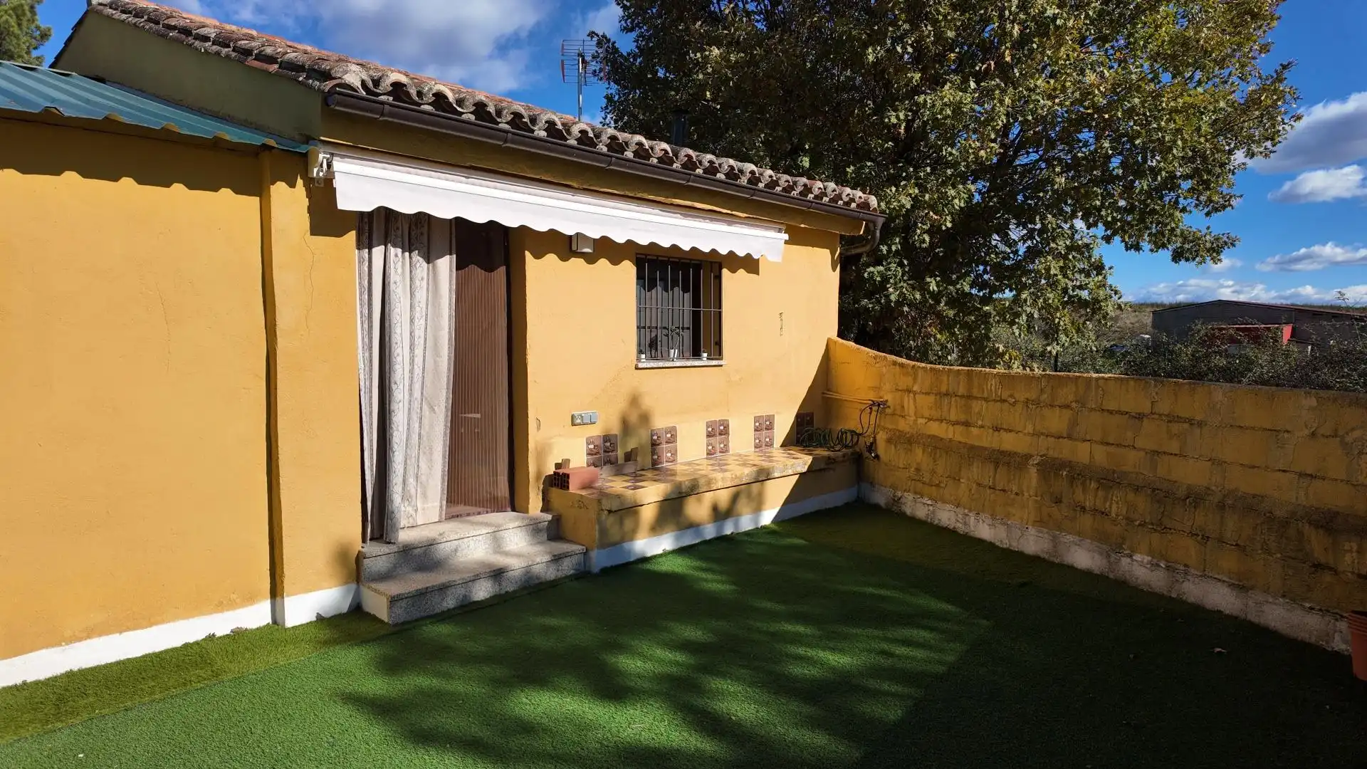 Exterior view of Houses for sale in Candeleda  with Heating, Storage room and Furnished