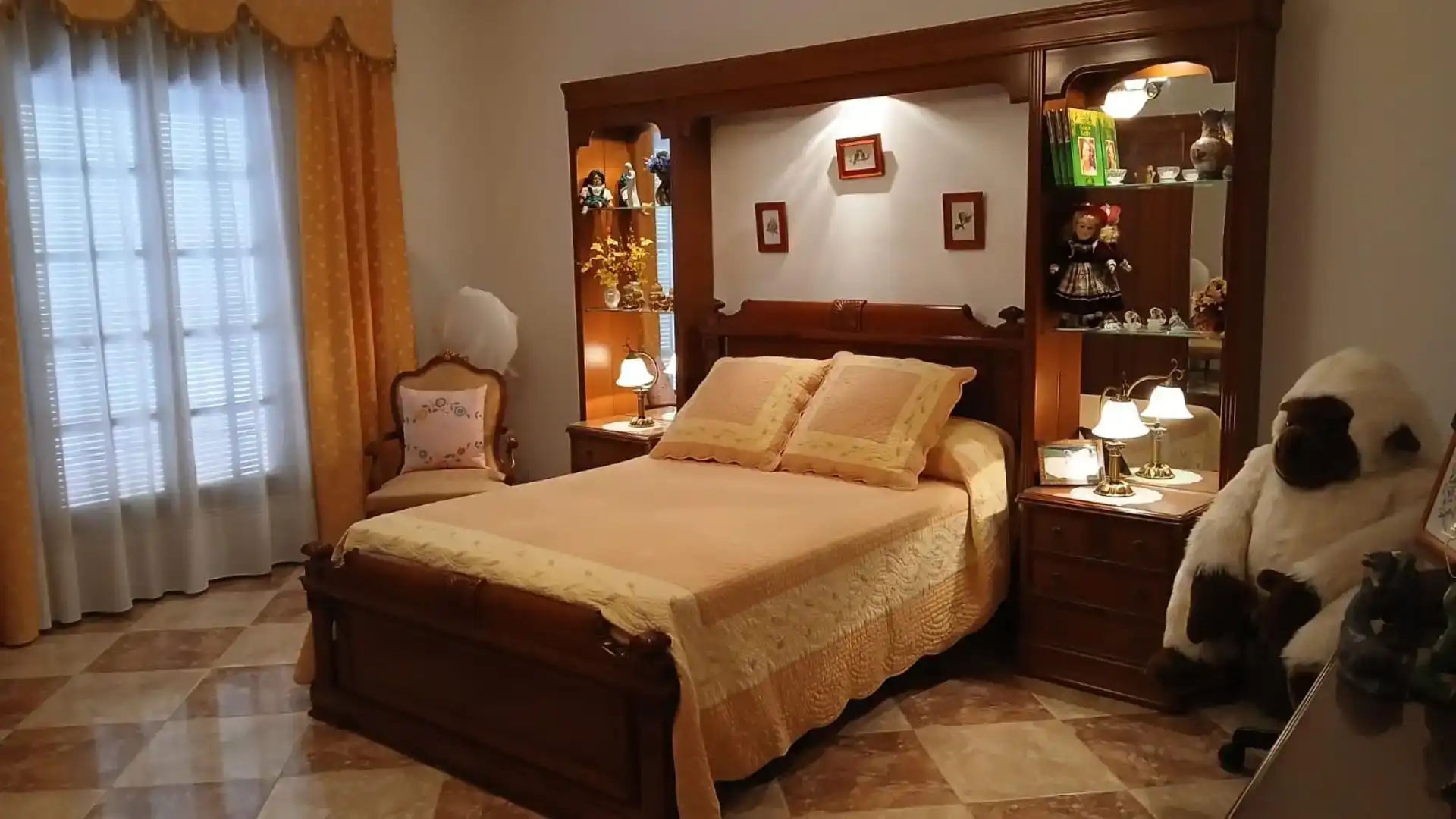 Dormitori de Casa o xalet en venda en Lopera amb Aire condicionat, Jardí privat i Traster