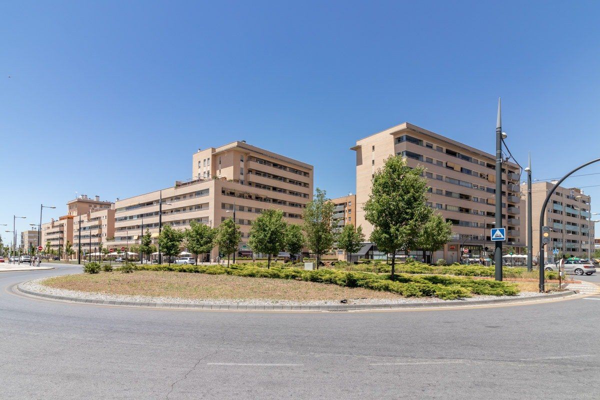 Vista exterior de Pis de lloguer en  Granada Capital amb Aire condicionat, Calefacció i Jardí privat