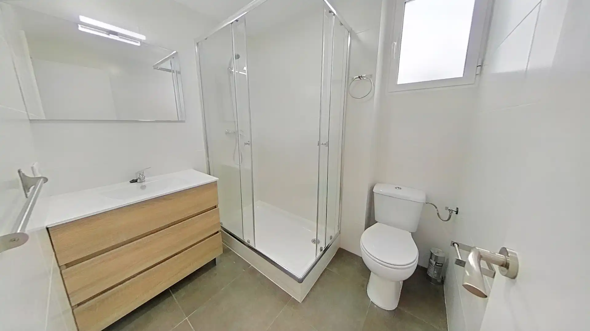 Badezimmer von Wohnung zur Miete in Mislata mit Terrasse, Ofen und Haustiere erlaubt