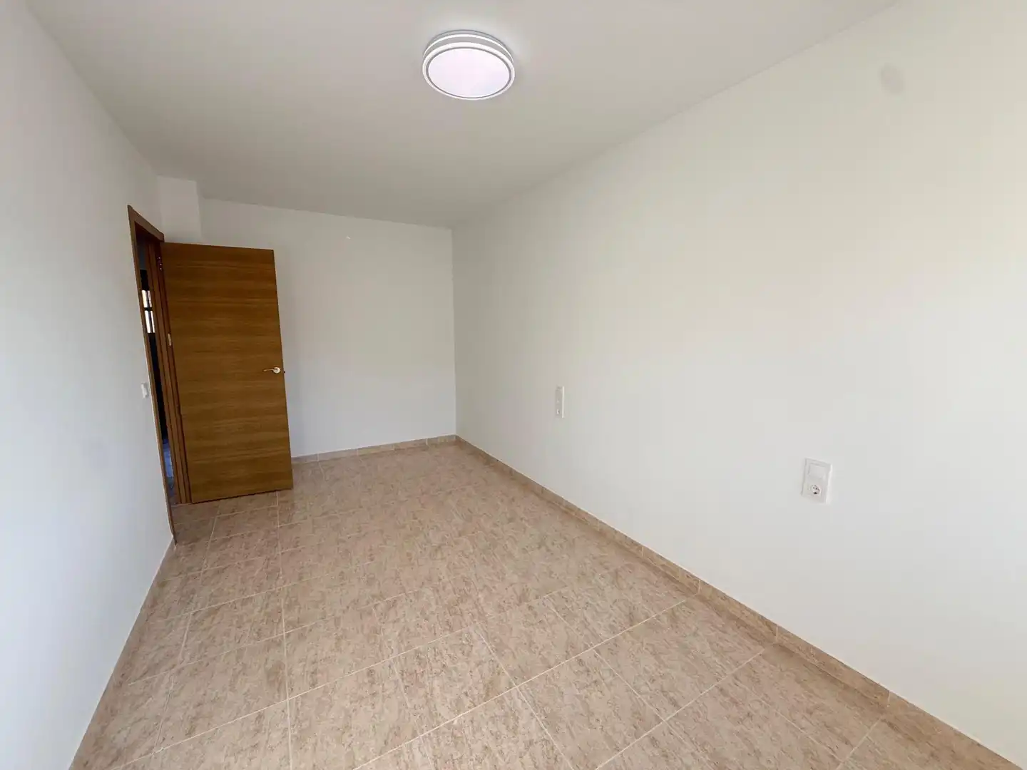 Piso en venta en Roquetas de Mar con Jardín privado, Terraza y Piscina comunitaria