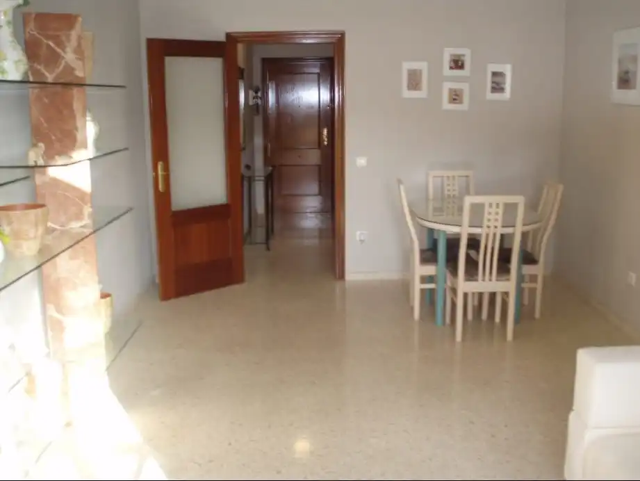 Flat with terrace for sale in Calle Mercedes de Velilla, imagen 3