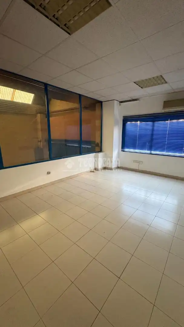 Local en venta en Alcalá de Henares con Aire acondicionado