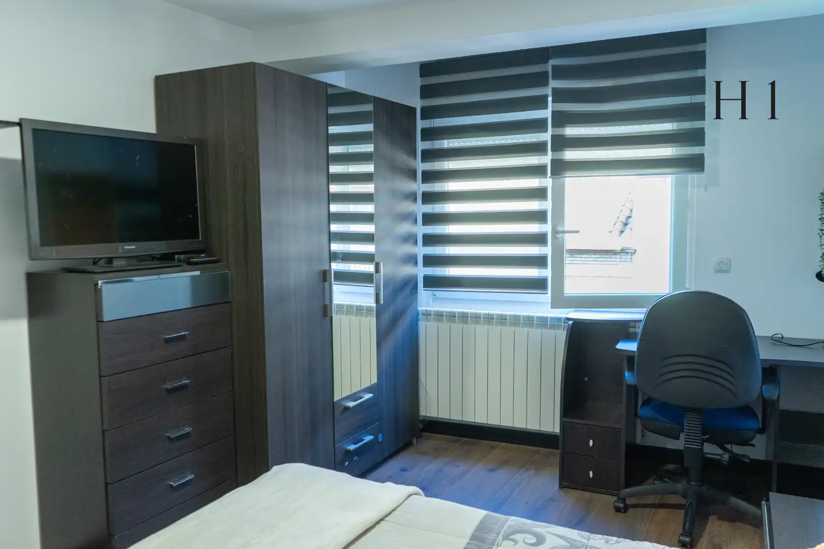 Bedroom of Flat for share in Zaragoza  with Air Conditioner, Heating and Private garden