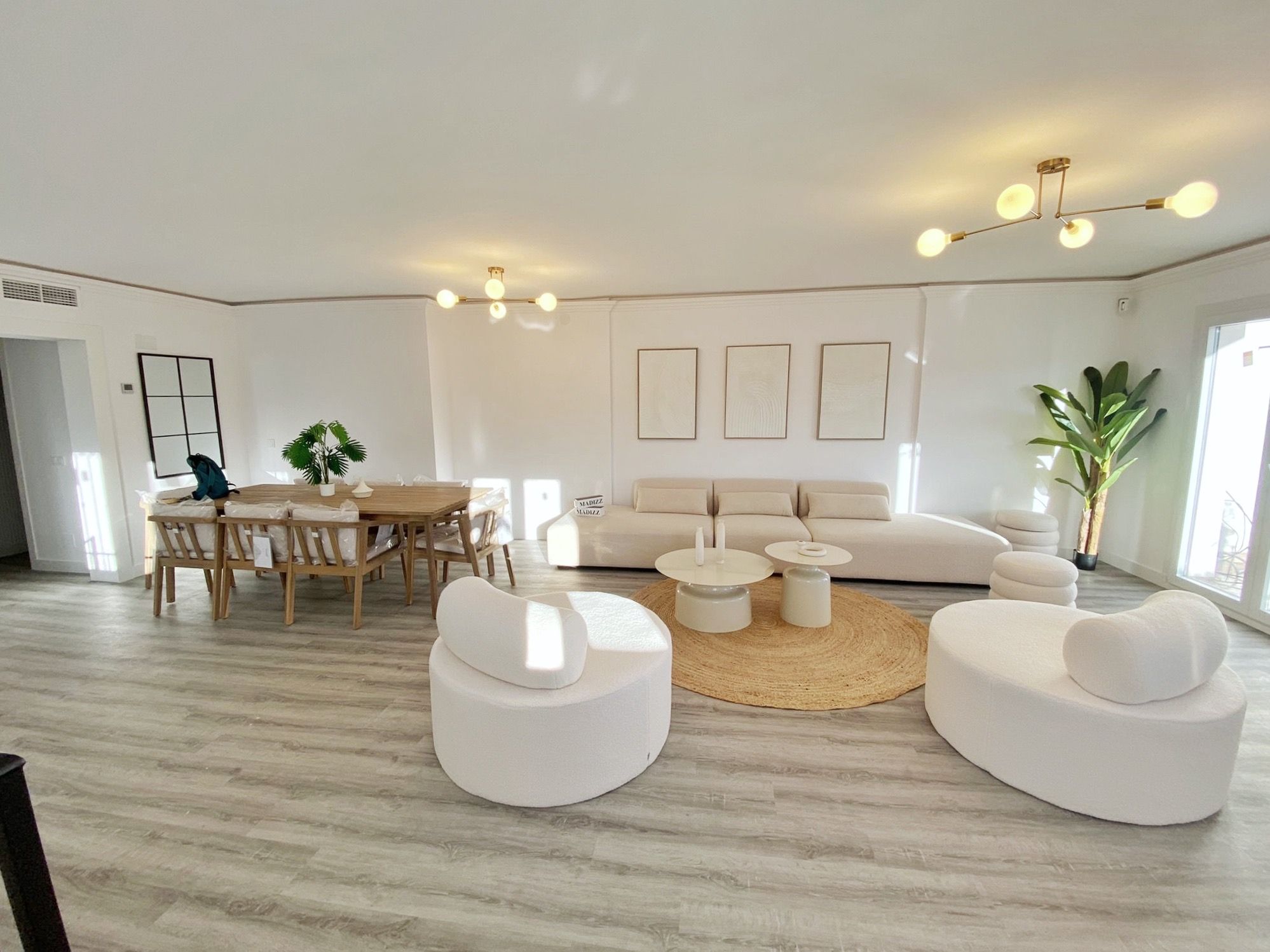 Living room of Duplex for sale in Benahavís  with Air Conditioner, Heating and Parquet flooring