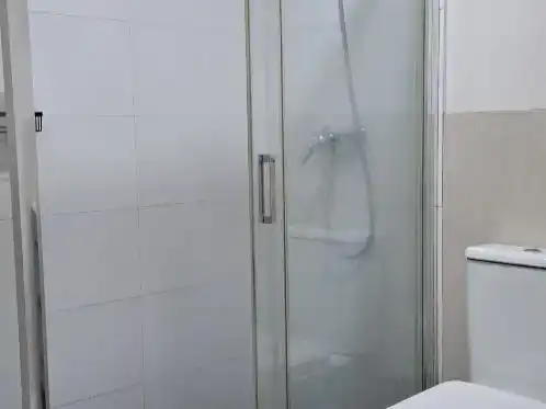 Baño de Piso de alquiler en Santander con Amueblado y Balcón