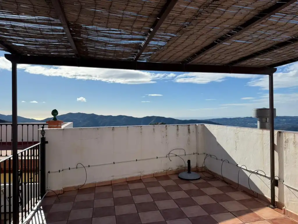 Terrace of Country homes for sale in Canillas de Aceituno  with Terrace and Furnished