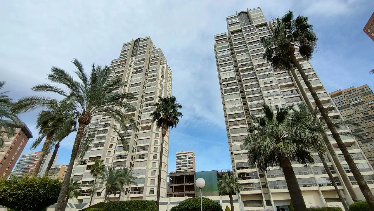 Vista exterior de Apartamento en venta en Benidorm con Aire acondicionado y Piscina comunitaria