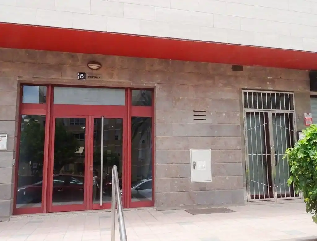 Vista exterior de Piso de alquiler en Las Palmas de Gran Canaria con Jardín privado, Terraza y Amueblado