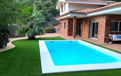 Piscina de Casa o xalet en venda en Sant Vicenç de Montalt amb Calefacció, Jardí privat i Terrassa