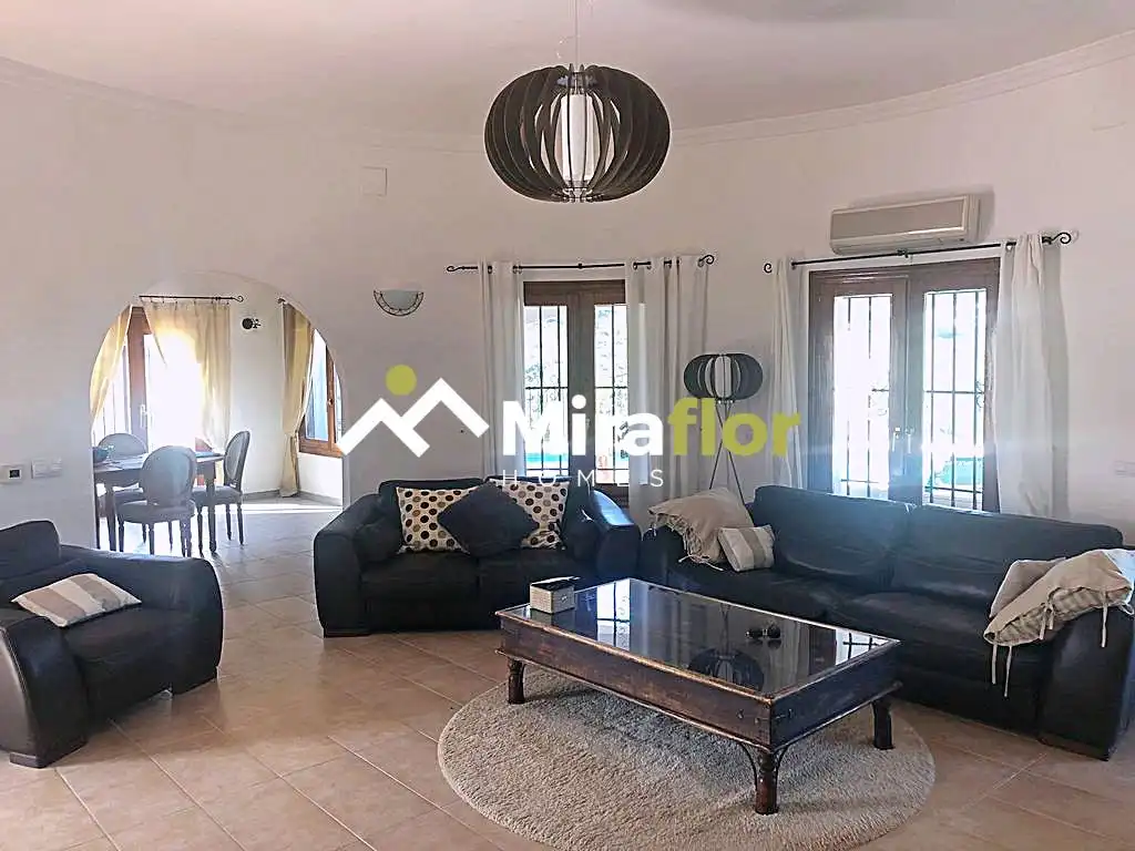 Chalet con piscina en venta en Calle los Almendros, imagen 15