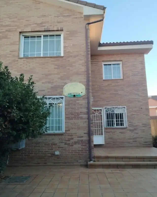Vista exterior de Casa adosada en venta en El Álamo con Aire acondicionado, Calefacción y Jardín privado