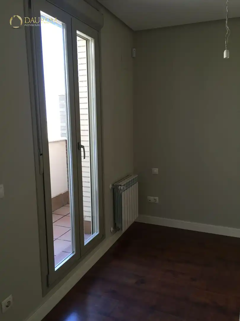 Bedroom of Flat for sale in  Madrid Capital  with Air Conditioner, Heating and Terrace
