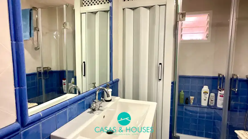 Bathroom of Flat for sale in La Manga del Mar Menor  with Air Conditioner, Terrace and Furnished