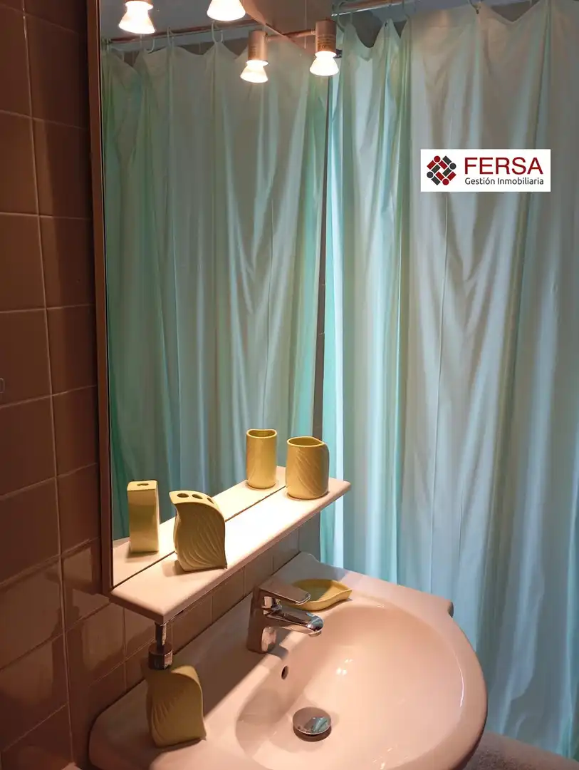 Baño de Apartamento de alquiler en El Puerto de Santa María con Aire acondicionado, Calefacción y Terraza