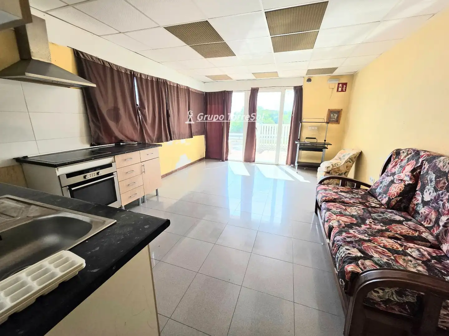 Commercial properties for sale in de Renau, Creixell