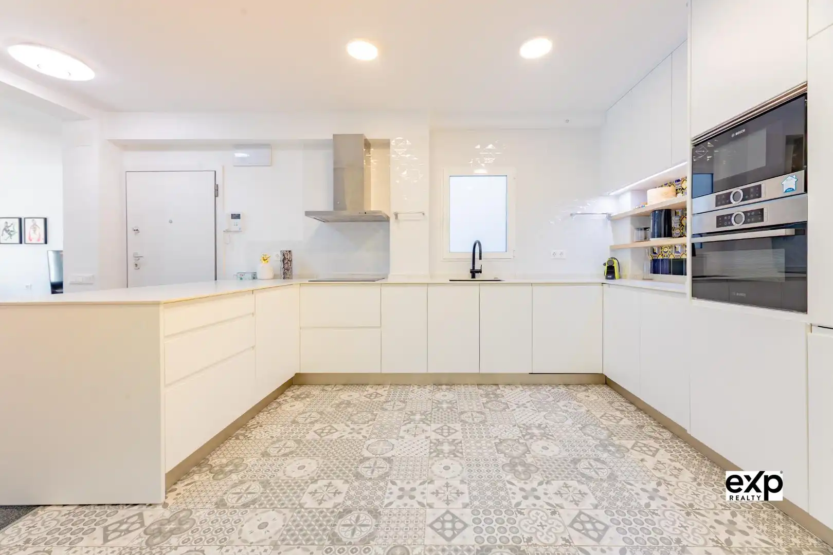 Cuina de Apartament de lloguer en Valencia amb Aire condicionat, Calefacció i Terrassa