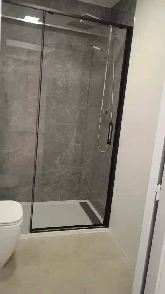 Baño de Piso en venta en Tarragona con Aire acondicionado, Horno y Microondas