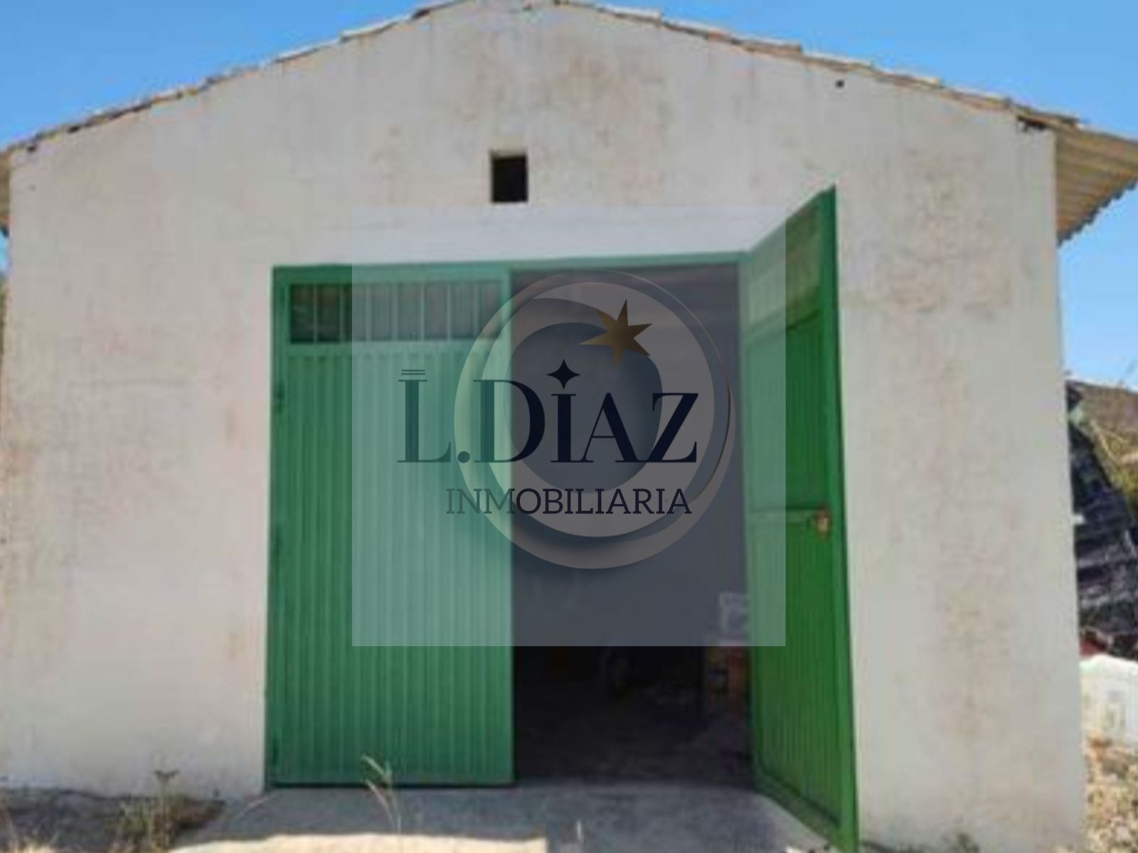 Vista exterior de Nau industrial en venda en Coín