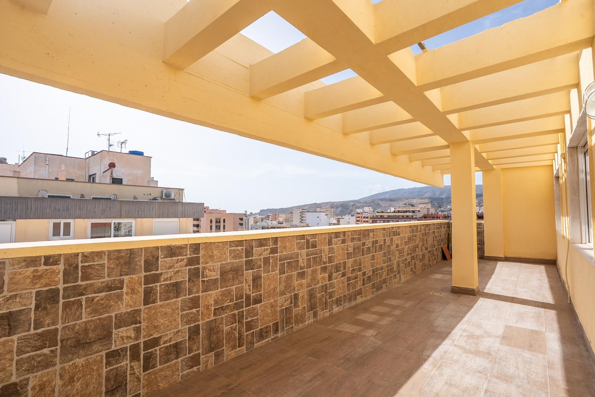 Terraza de Ático en venta en  Almería Capital con Aire acondicionado y Terraza