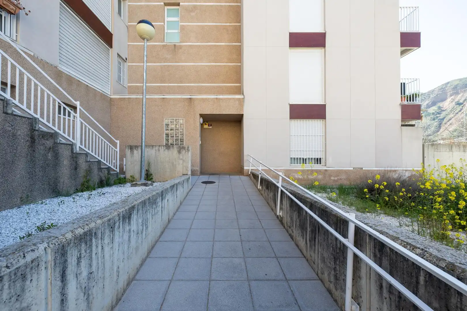 Vista exterior de Pis en venda en Granada
