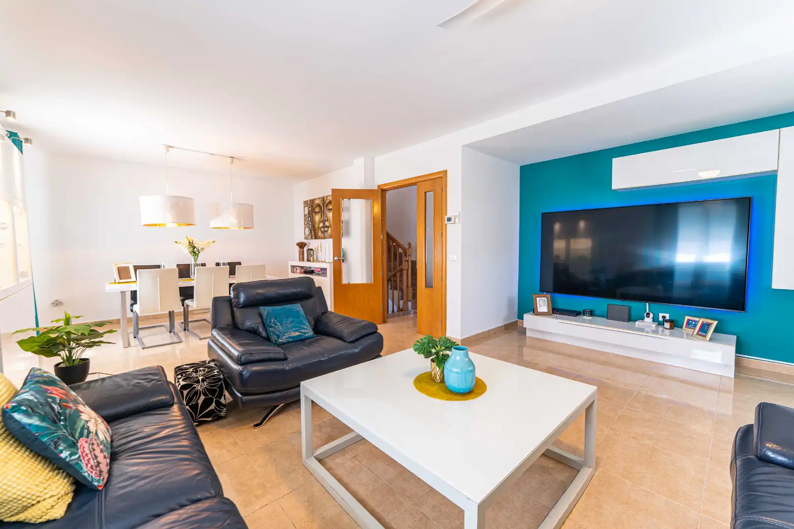 Sala de estar de Casa o chalet en venta en Serranillos del Valle con Aire acondicionado, Calefacción y Jardín privado