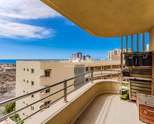 Vista exterior de Àtic en venda en Adeje amb Terrassa i Piscina