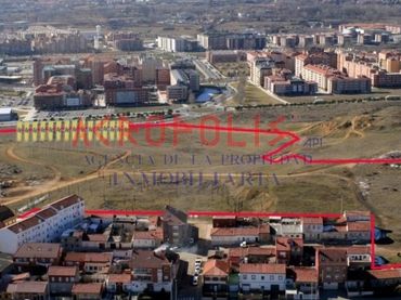 Terreno residencial en venta en Calle Cantamilanos