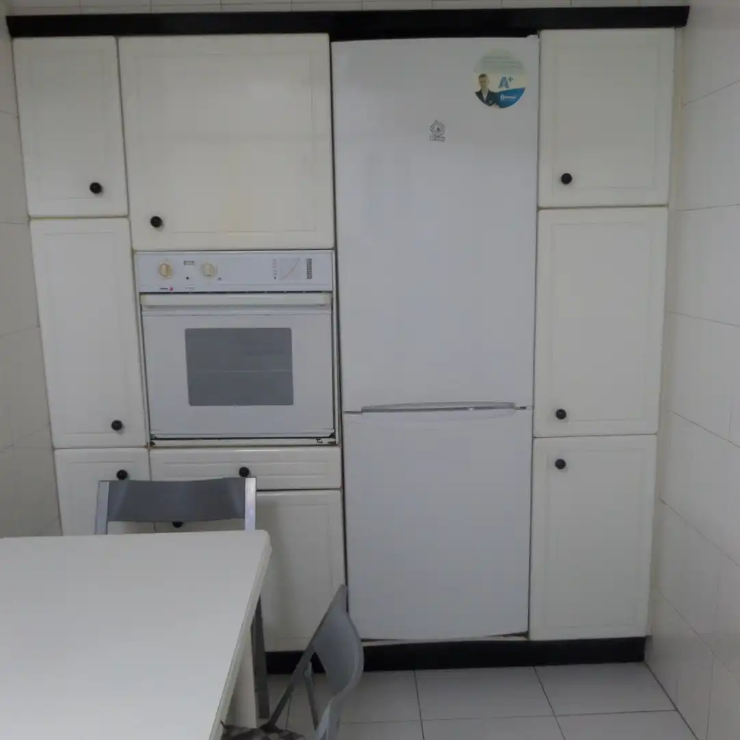 Küche von Wohnung zur Miete in A Coruña Capital  mit Parkett, Möbliert und Ofen