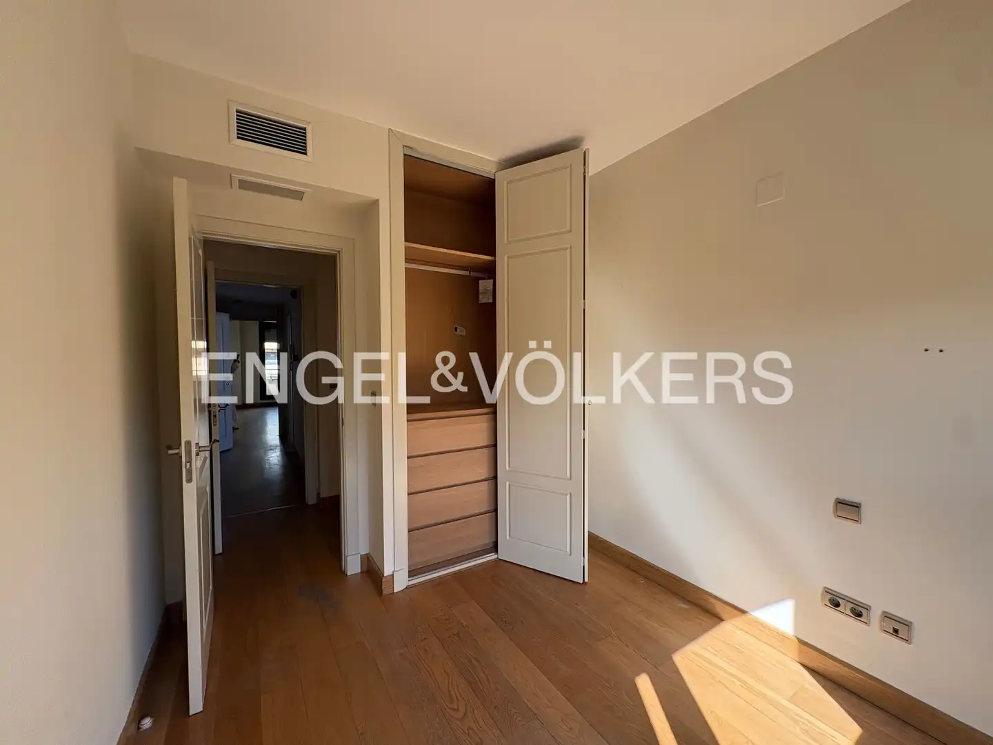 Flat for rent in Sevilla  with Air Conditioner, Heating and Private garden