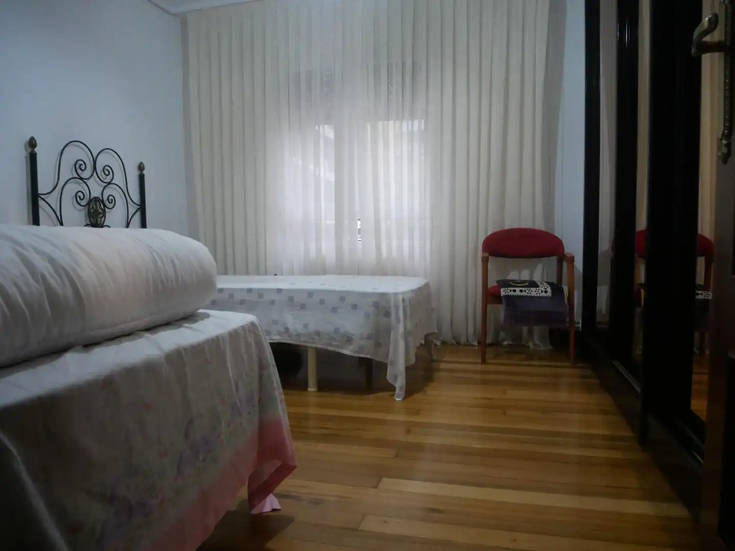Dormitori de Pis en venda en Basauri  amb Calefacció, Traster i Balcó